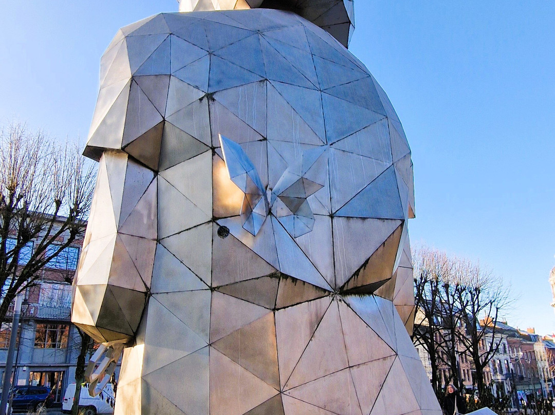 Lucie Et Les Papillons-蒙斯必去景点