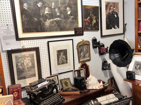 LA COUR DES BROCANTEURS-Saint-Pierre-sur-Dives必去景点