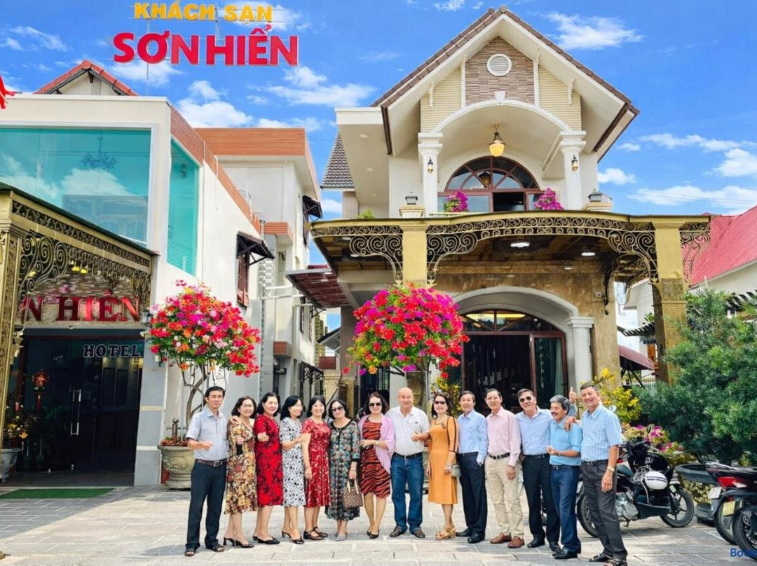 Khach San Son Hien