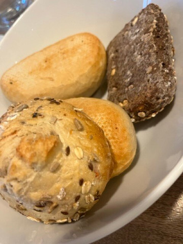 罗温旅馆和酒店主图