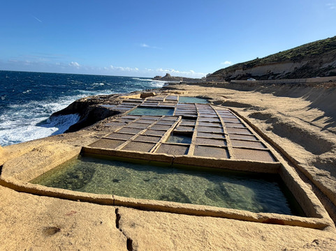 Xwejni Salt Pans-Zebbug必去景点