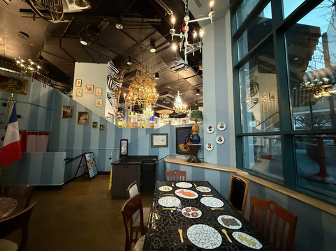 Amelie's Uptown French Bakery & Cafe