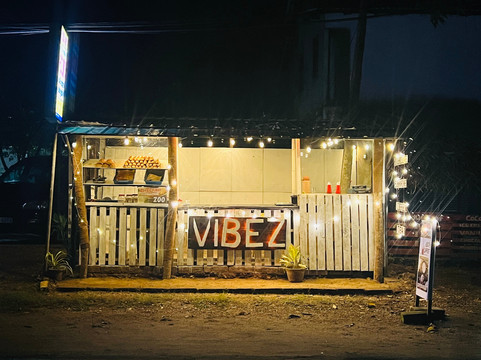 VIBEZ Mini Cafe