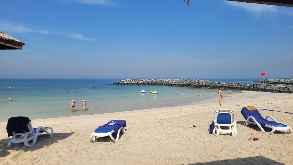 沙迦卡洛海滩度假酒店-泳池