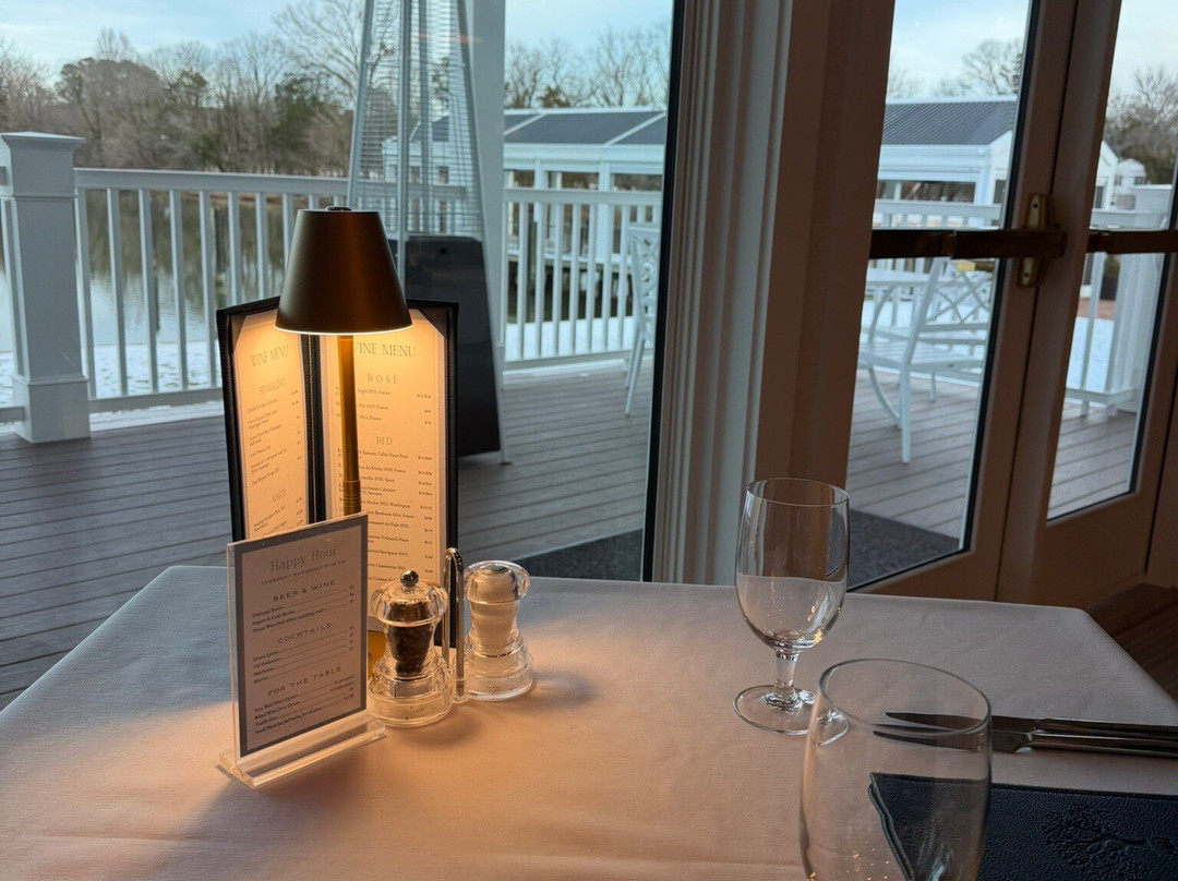 橡树水滨酒店主图