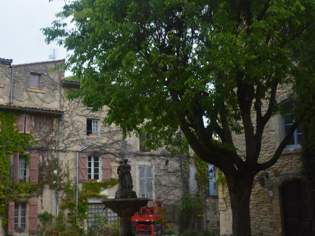 Place De La Fontaine-Saignon必去景点