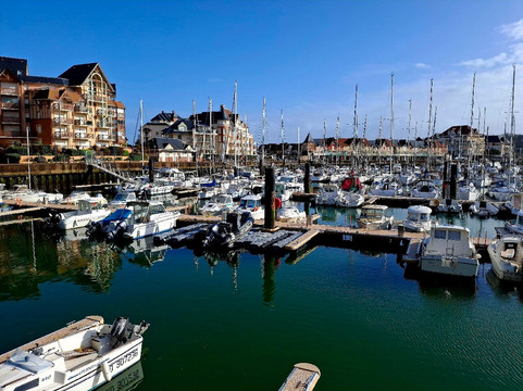 Port Guillaume-Dives-sur-Mer必去景点