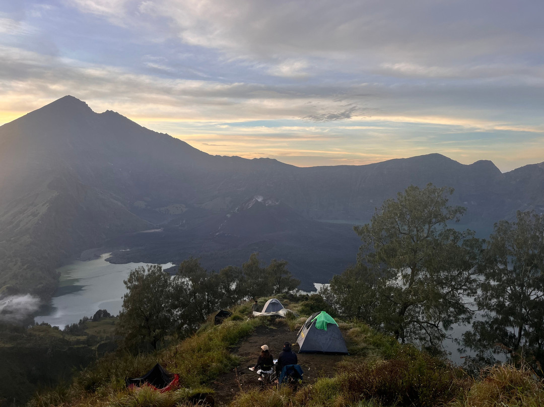 Harry Rinjani Trekking