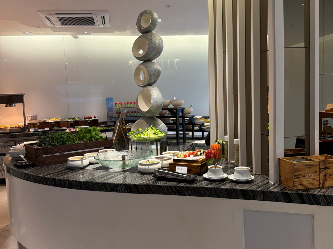 布特拉再也艾美酒店主图