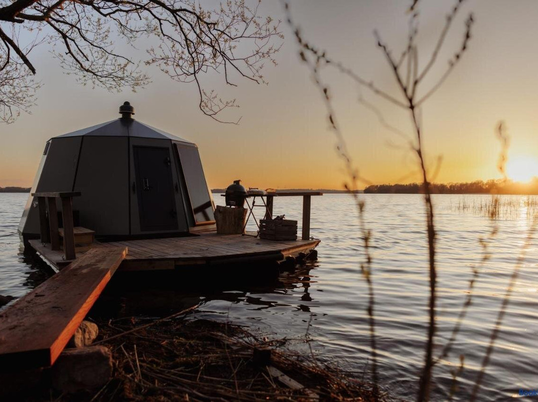 Yggdrasil Igloo Water Huts Skåne