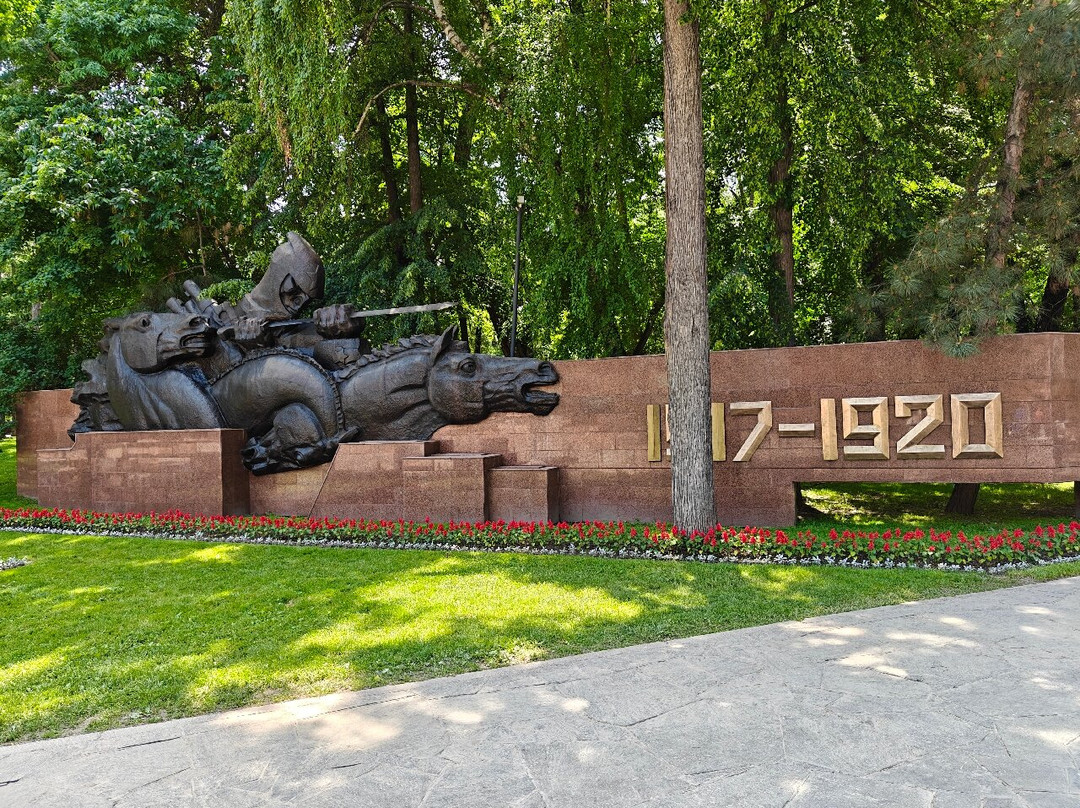 Park Named After Panfilov’s 28 Guardsmen-阿拉木图必去景点