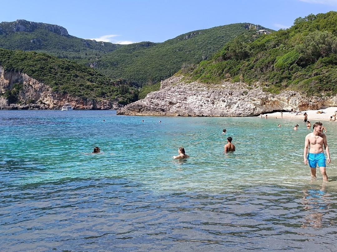 Rovinia Beach-Paleokastritsa必去景点