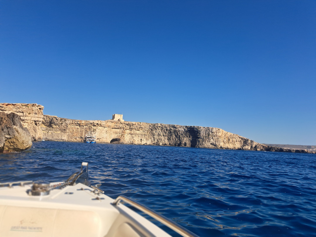 Comino Waves Boat Charters Malta-史克华必去景点