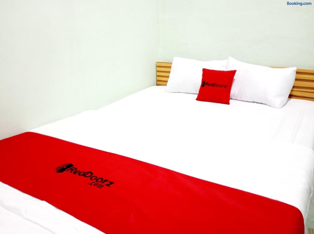 RedDoorz at Vera Guesthouse Alun Alun Kutoarjo