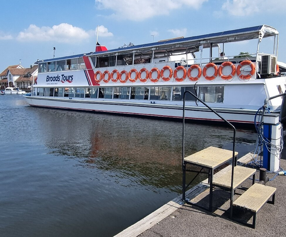 Broads Tours River Trips-罗克瑟姆必去景点