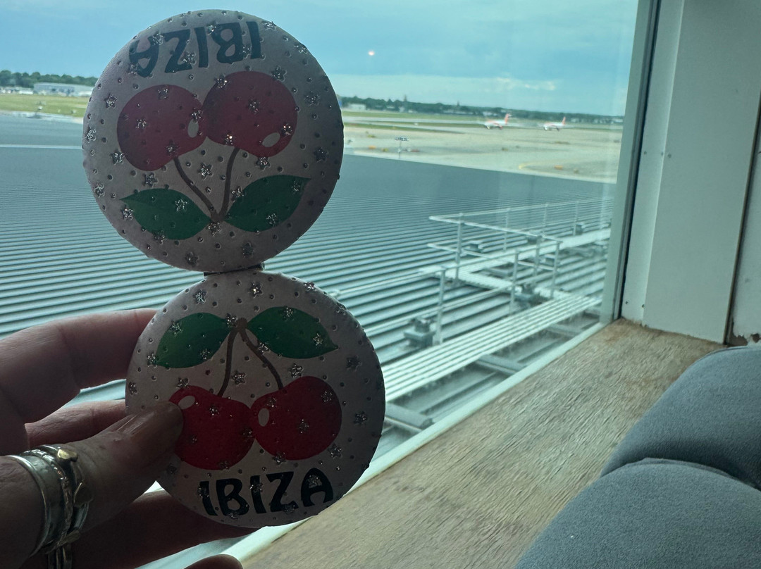Clubrooms At Gatwick South Terminal-霍利必去景点