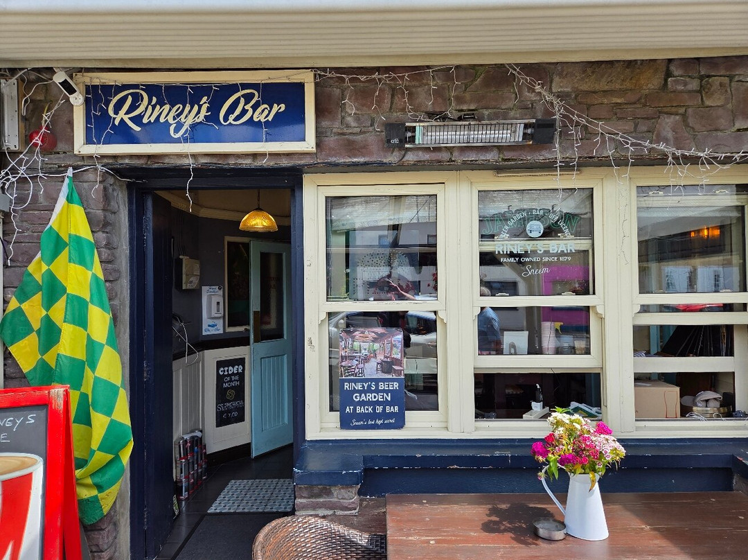 Rineys Bar-Sneem必去景点
