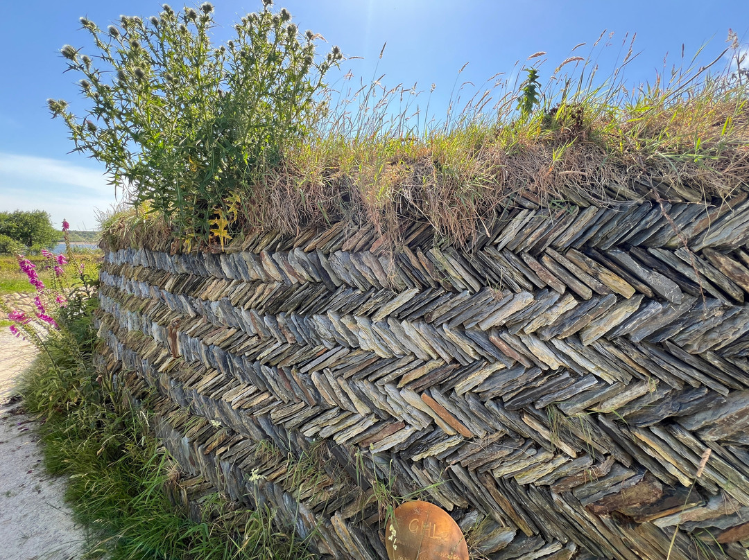Kerdroya - Cornish Stone Hedge Labyrinth