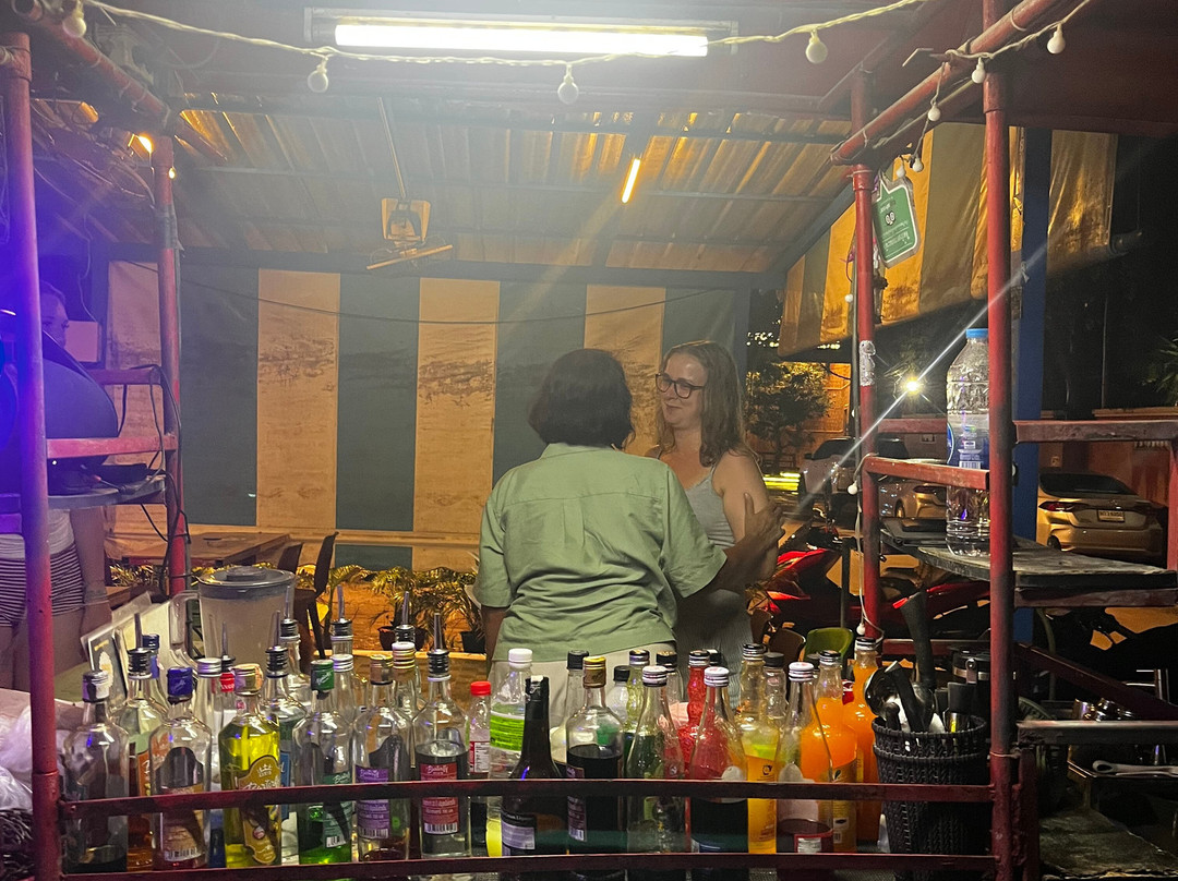 熊熊鸡尾酒吧-拉迈海滩必去景点