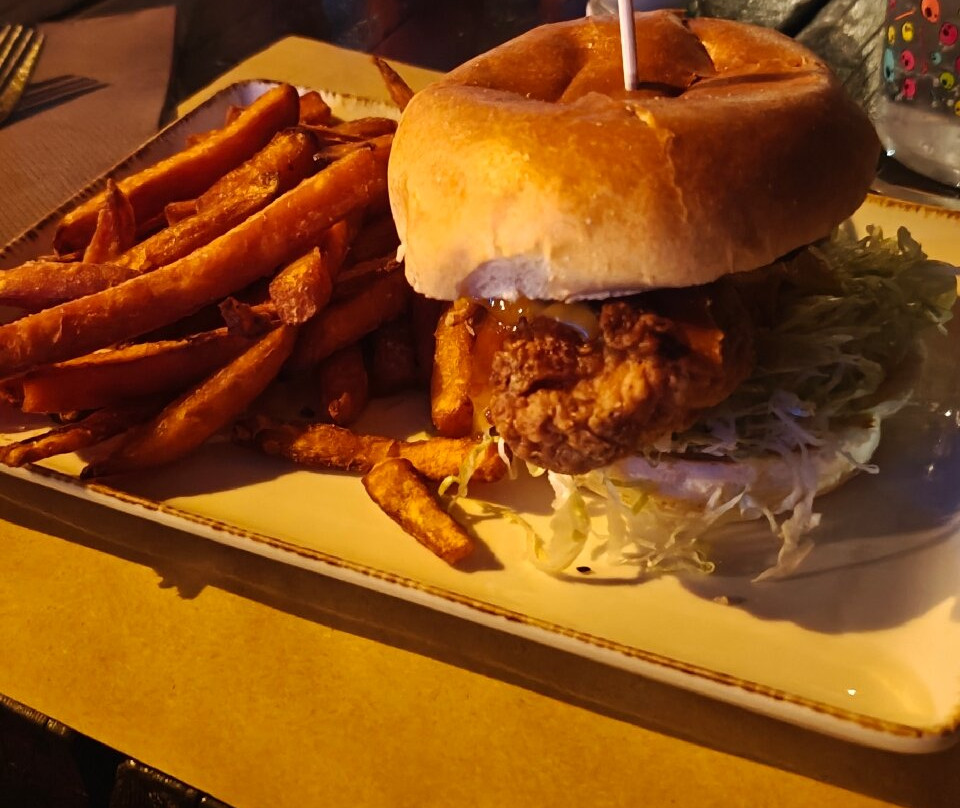 Casalmaiocco餐馆和美食-Loggia Music Club - Hamburgeria, Pinseria, Pub & Birreria