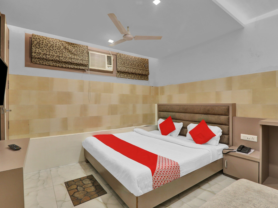Super Hotel O Sada Shiv Guest House