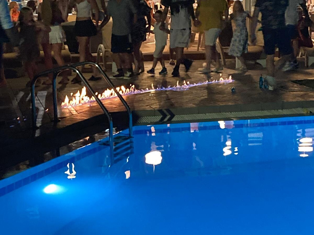 Panorama Studios Apartments主图