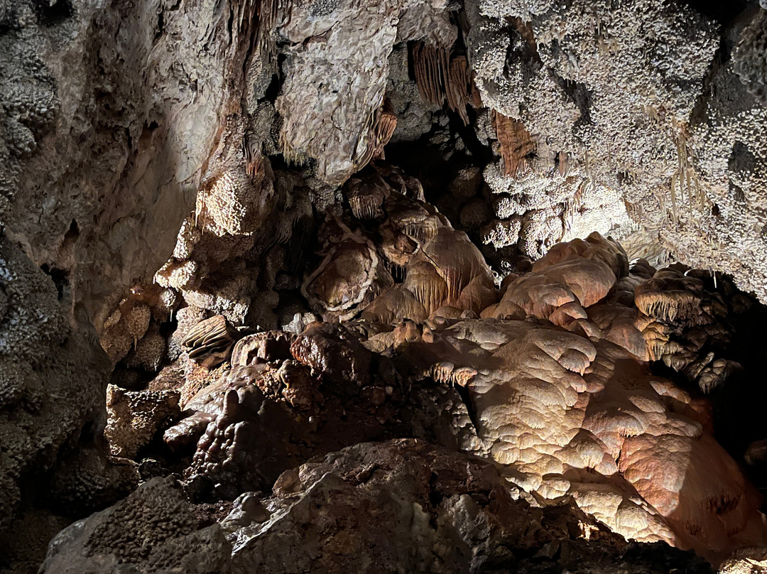 Jewel Cave National Monument-卡斯特必去景点