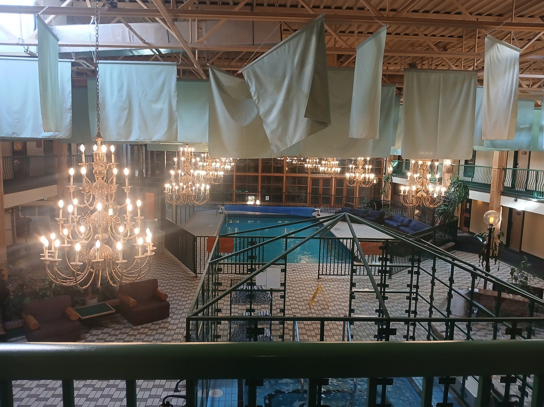 公园广场山林小屋主图