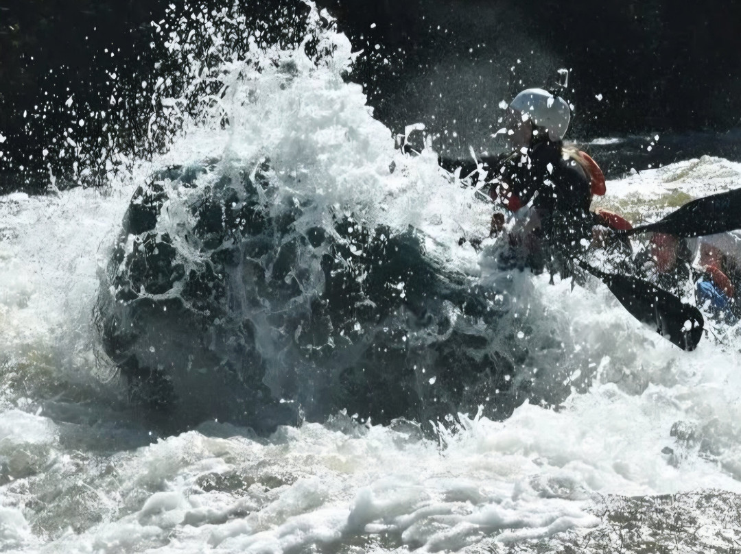 Three Rivers Whitewater Rafting-The Forks必去景点