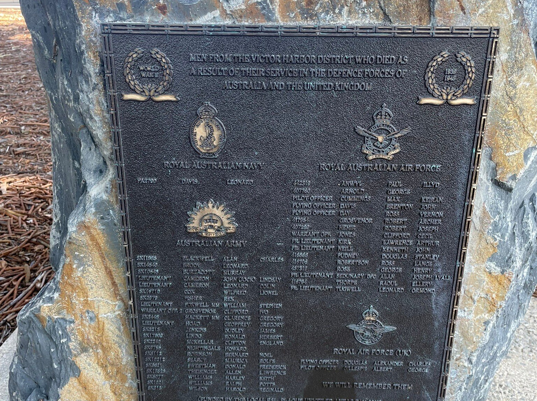 Victor Harbour Cenotaph-维克多港必去景点