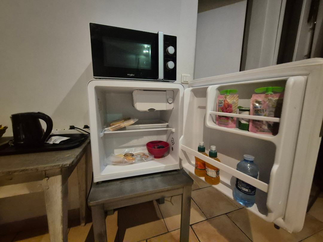 吕贝隆旅馆酒店主图