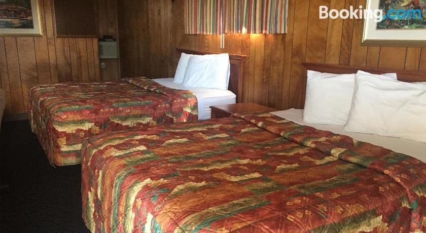 Sky-Palace Inn & Suites El Dorado