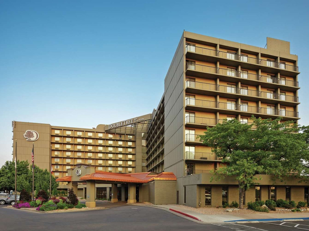 丹佛希尔顿逸林酒店主图