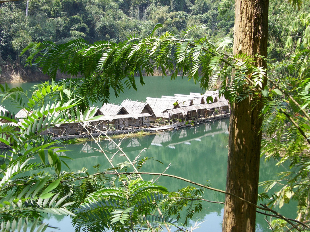 Ton Tuey Floating Raft Houses