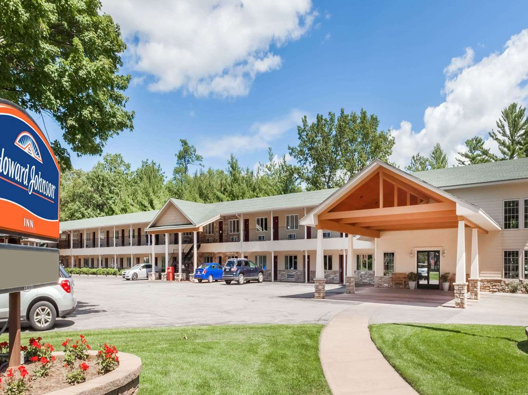 Howard Johnson by Wyndham Traverse City