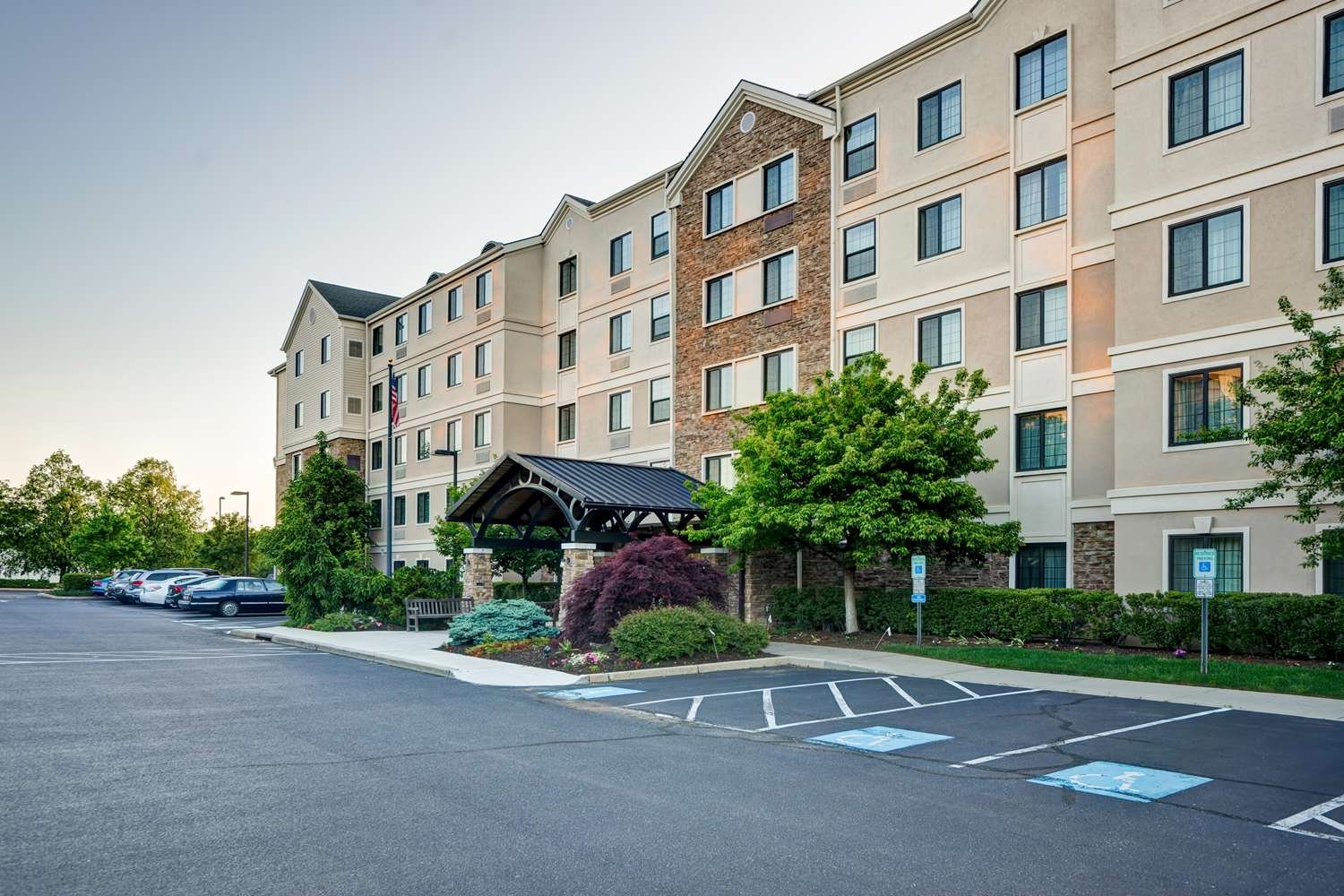 Homewood Suites by Hilton Eatontown-官方