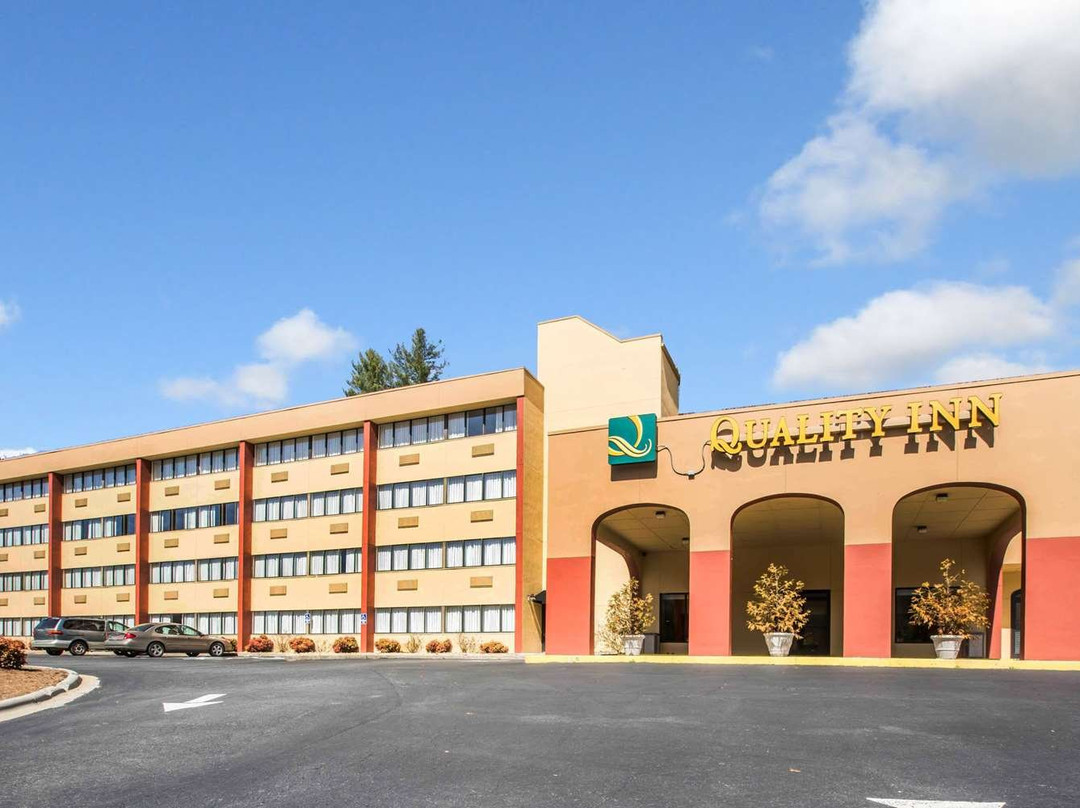 Clarion Pointe Sylva Near Cherokee Area主图