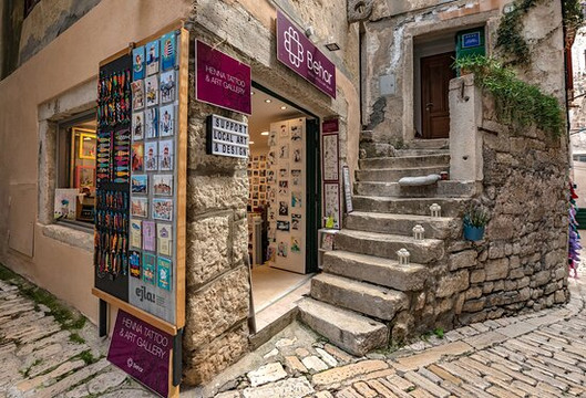 Behar Art Gallery-罗维尼必去景点