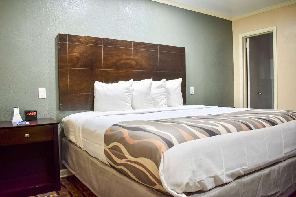 Nunez酒店住宿-Rodeway Inn