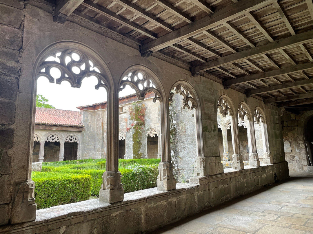 Colegiata De Santa María De Xunqueira De Ambía景点图片