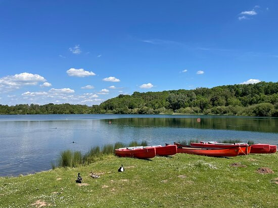 Astbury Watersports Centre景点图片