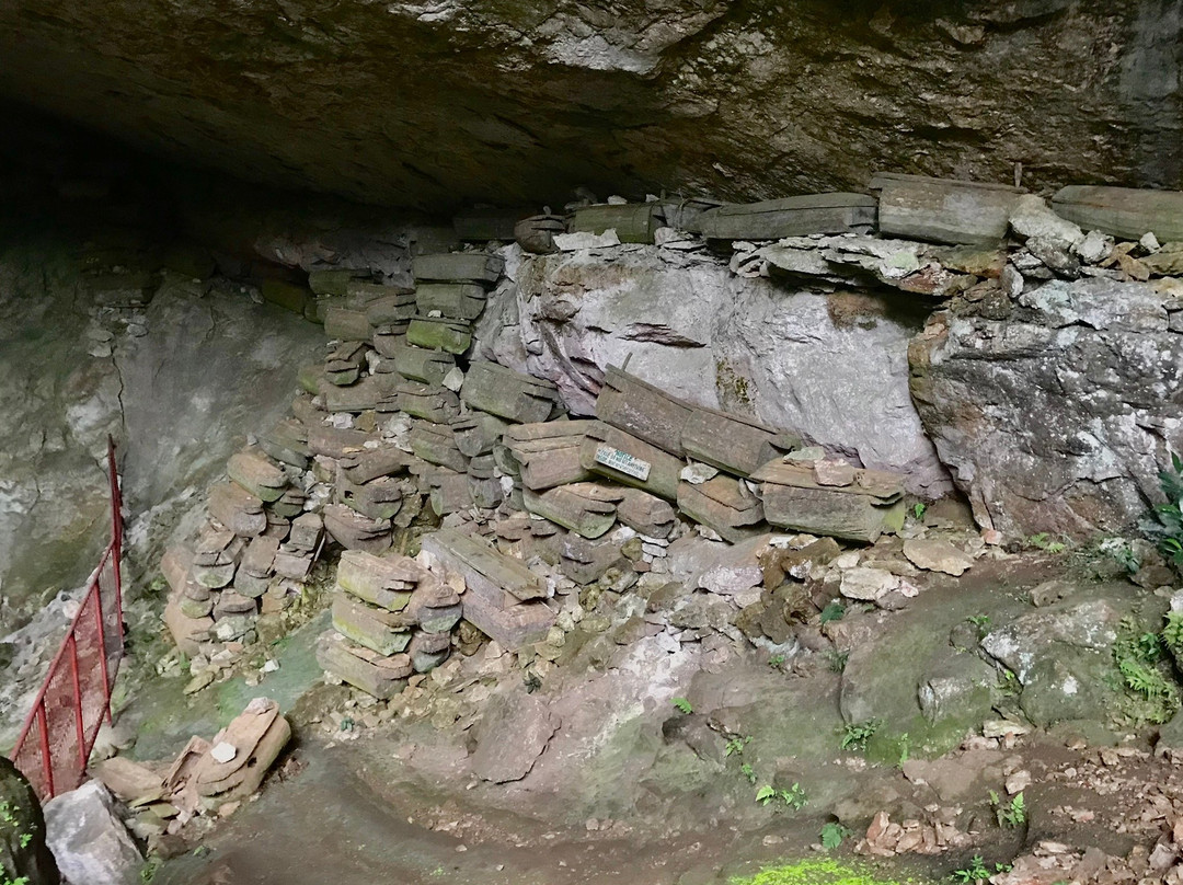 Lumiang Cave景点图片
