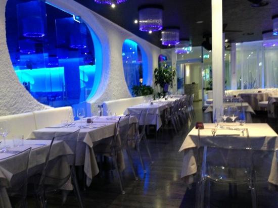 Mia clubbing restaurant