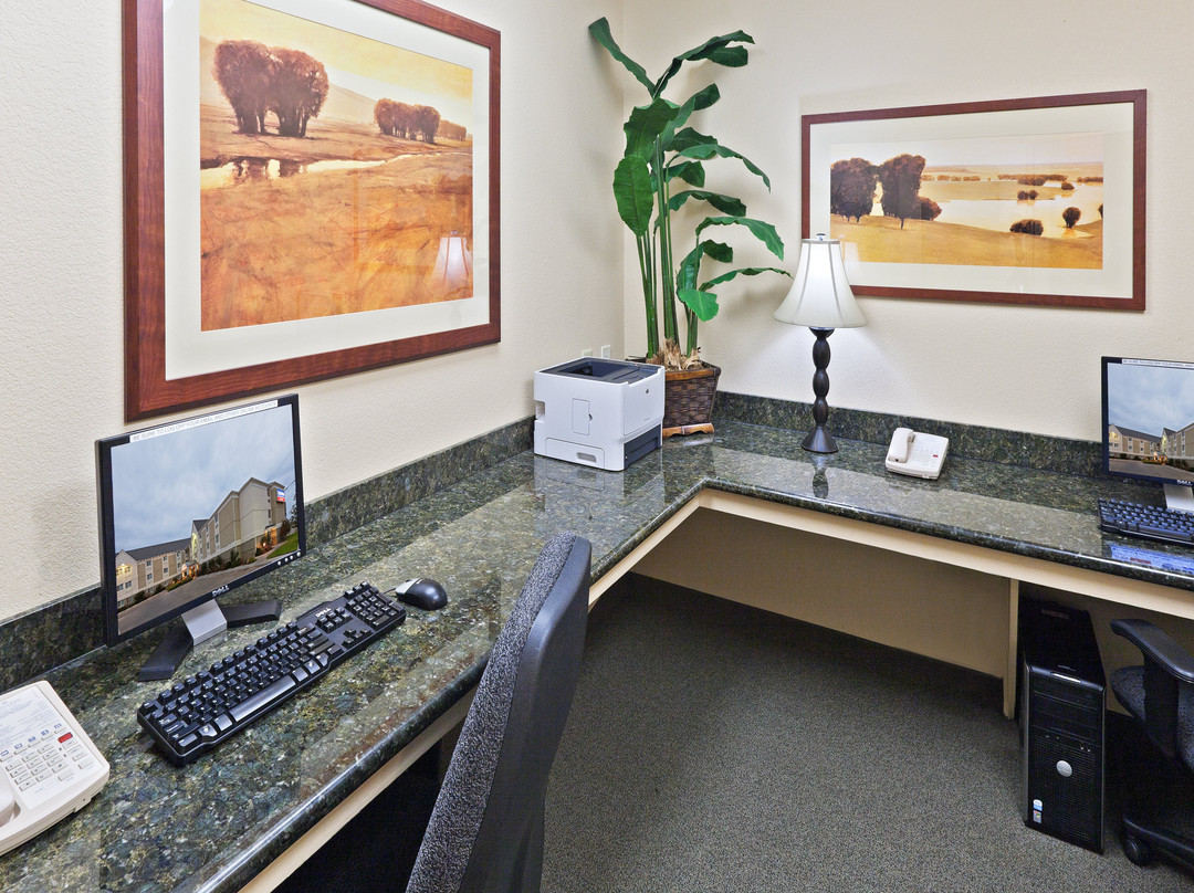 Candlewood Suites Wichita Falls @ Maurine St. by IHG主图