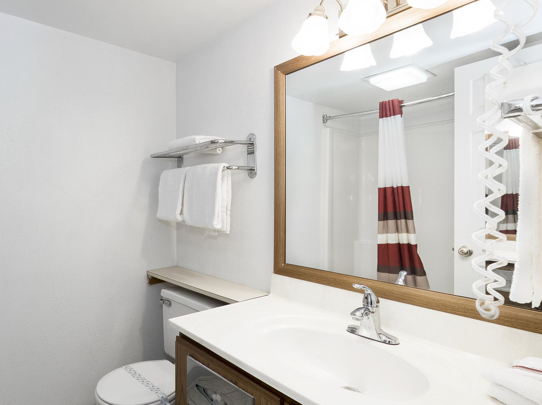 Red Roof Inn Uhrichsville主图