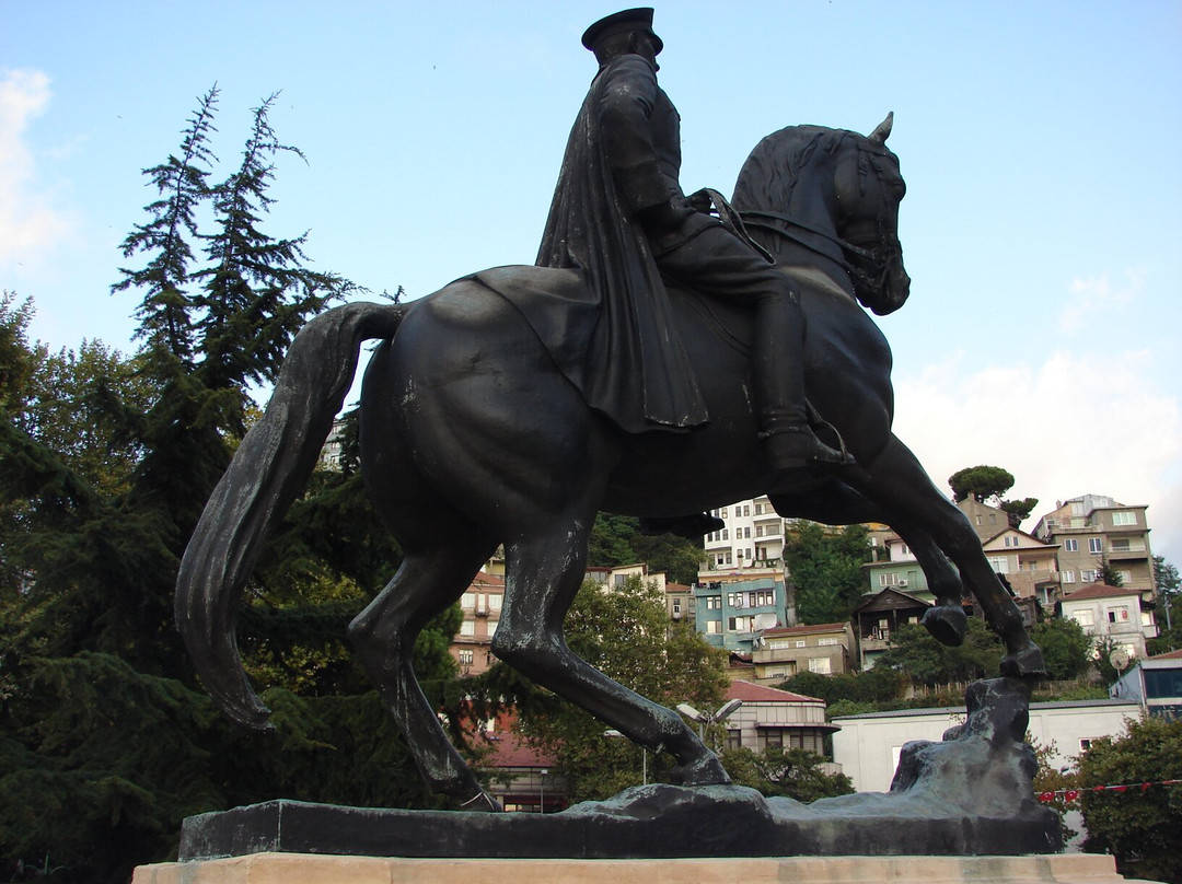 Atatürk Heykeli景点图片