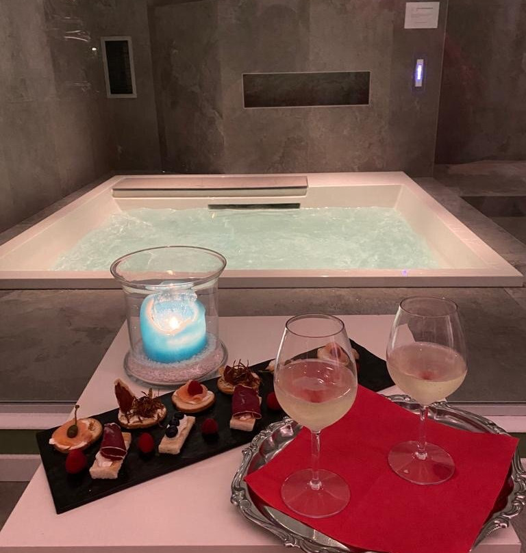 阿尔伯格皮若酒店主图