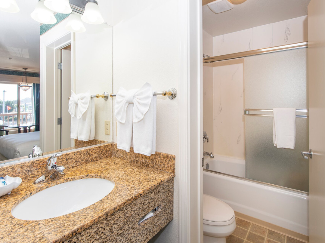 Emerald Dolphin Inn & Mini Golf主图