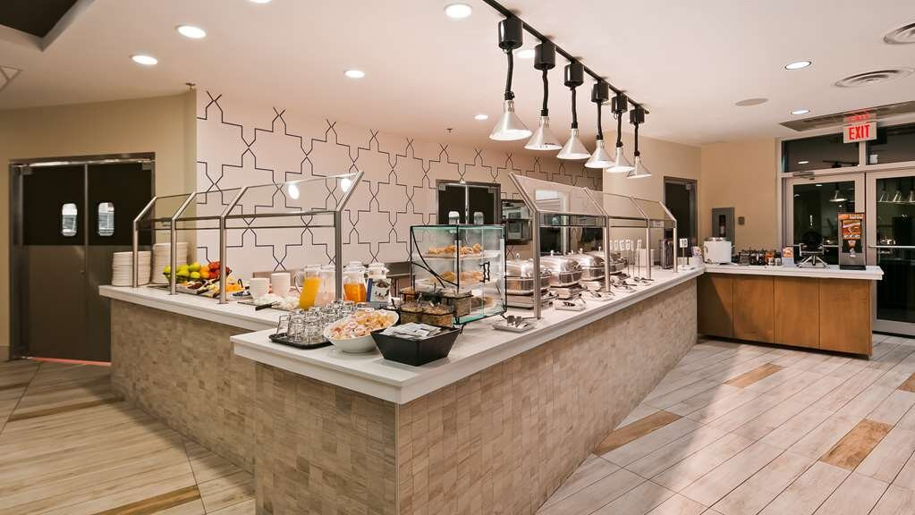 Best Western Plus Sawridge Suites主图