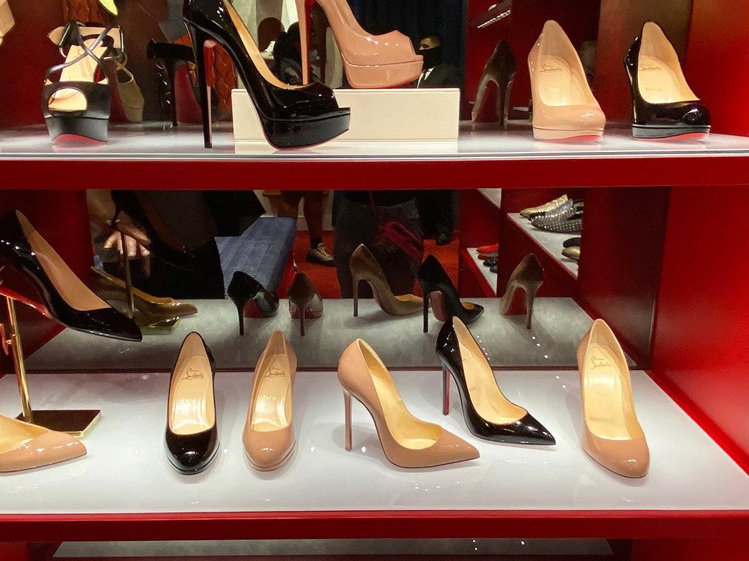 Christian Louboutin Outlet-卡巴宗必去景点